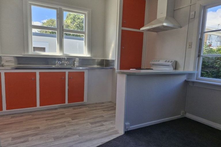 Photo of property in 3 Waimea Street, Westown, New Plymouth, 4310