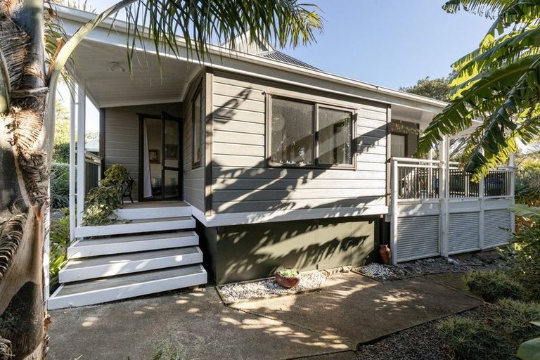 Photo of property in 240d Omokoroa Road, Omokoroa, Tauranga, 3114