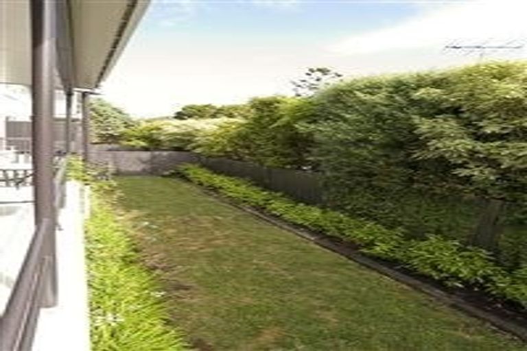 Photo of property in 3/29 Pupuke Road, Takapuna, Auckland, 0622