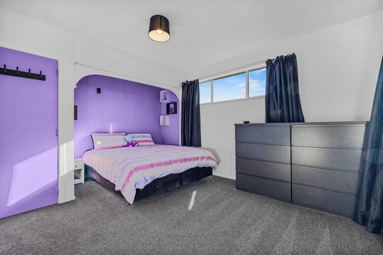 Photo of property in 12 Waratah Street, Avondale, Christchurch, 8061