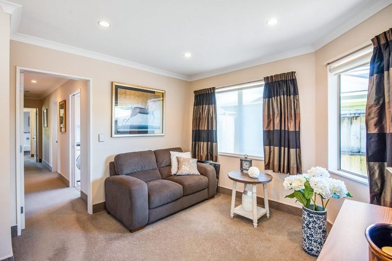 Photo of property in 26 Gandalf Crescent, Paraparaumu, 5032