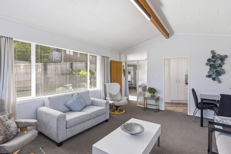 Photo of property in 17 Margaret Road, Raumati Beach, Paraparaumu, 5032