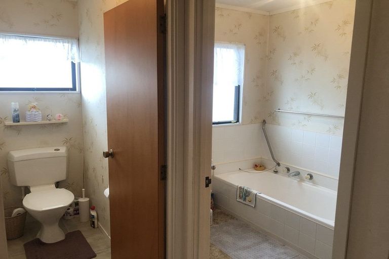 Photo of property in 2/117 Paramount Parade, Tikipunga, Whangarei, 0112