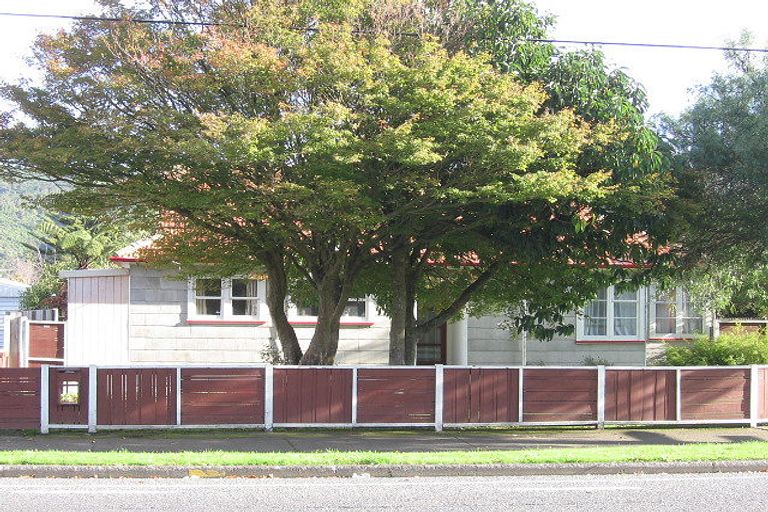 Photo of property in 1147 High Street, Taita, Lower Hutt, 5011