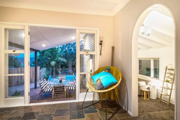 Photo of property in 11 Mayall Avenue, Beach Haven, Auckland, 0626