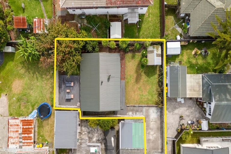 Photo of property in 9 Rewa Street, New Lynn, Auckland, 0600