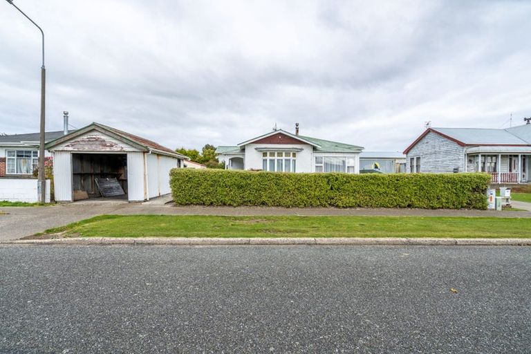 Photo of property in 17 Collingwood Street, Strathern, Invercargill, 9812