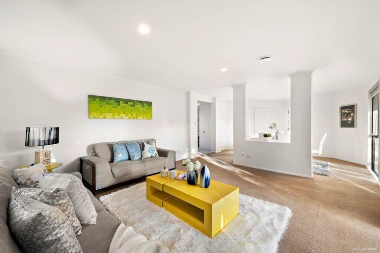 Photo of property in 17 Erne Crescent, East Tamaki, Auckland, 2016