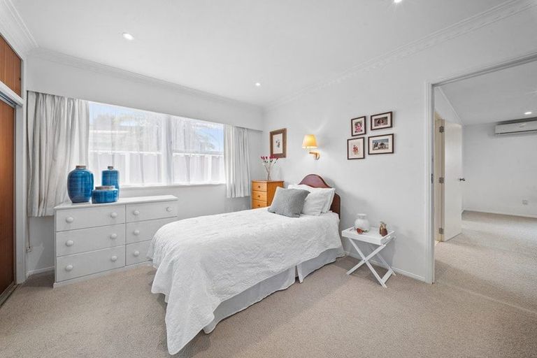 Photo of property in 10 Alf Walker Place, Papakura, 2110