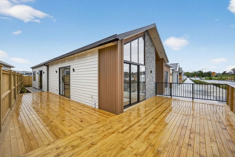 Photo of property in 12 Piko Road, Opaheke, 2113