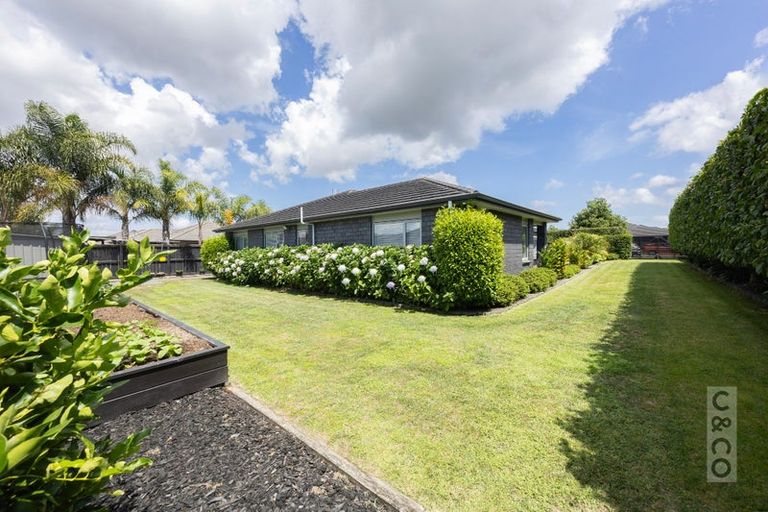 Photo of property in 9 Pohutukawa Parade, Riverhead, 0820
