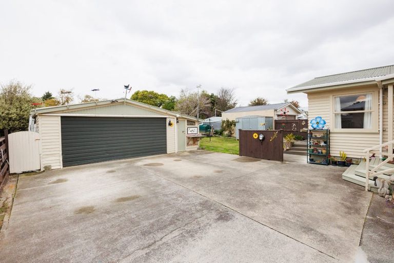 Photo of property in 11 Tararua Terrace, Cloverlea, Palmerston North, 4412