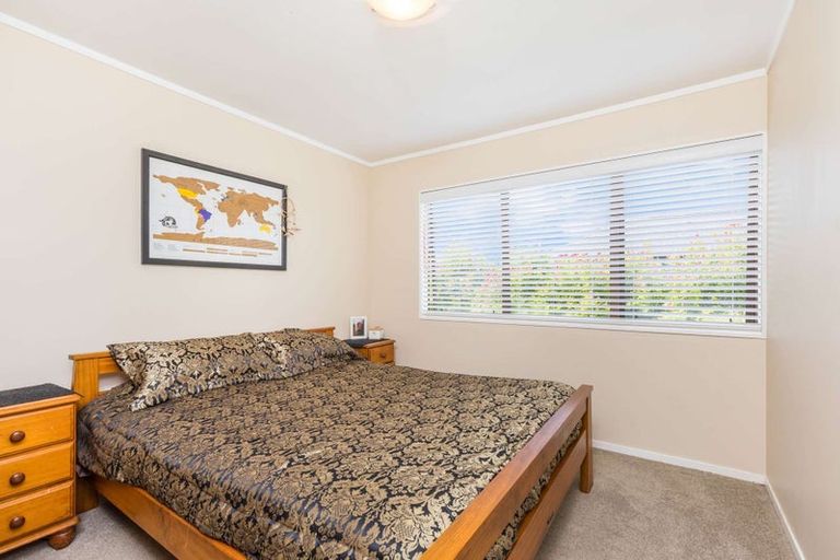 Photo of property in 13 Framalda Place, Conifer Grove, Takanini, 2112