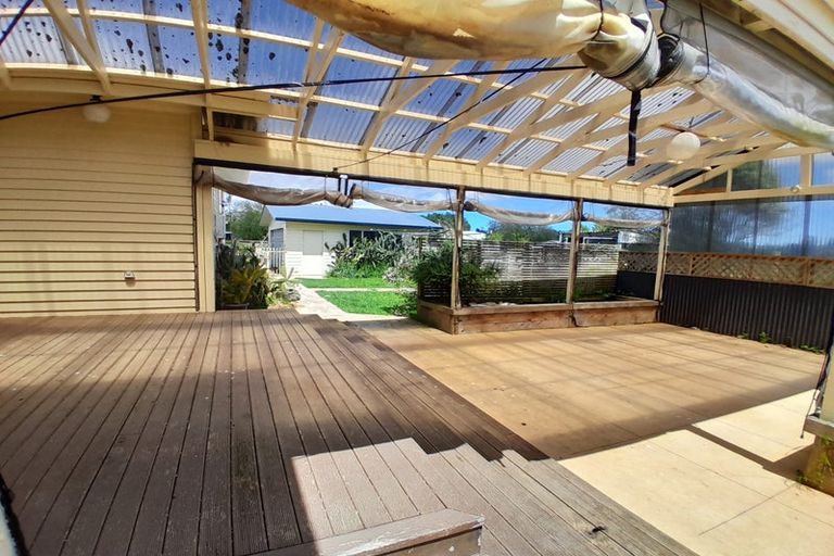 Photo of property in 326 Arapaepae Road South, Levin, 5571