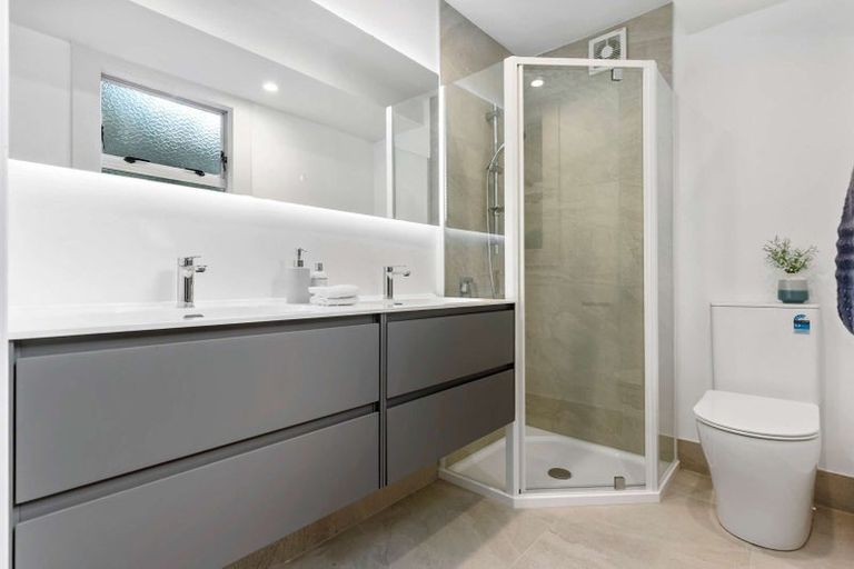 Photo of property in 4 Powrie Street, Glenfield, Auckland, 0629