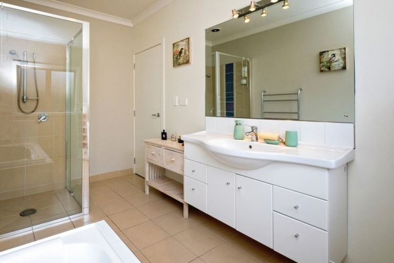 Photo of property in 3 Pinotage Drive, Greenmeadows, Napier, 4112