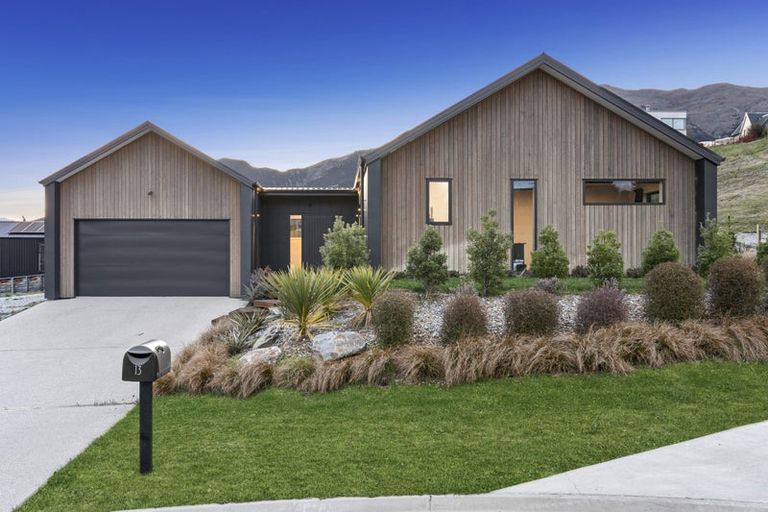 Photo of property in 13 Magpie Place, Lake Hawea, Wanaka, 9382