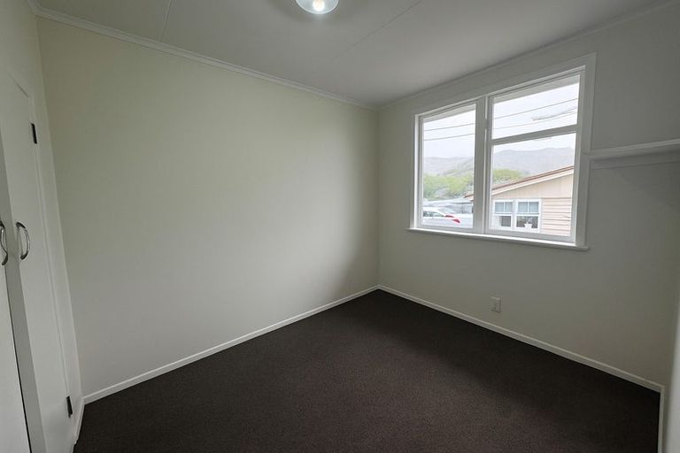 Photo of property in 30a Benge Crescent, Clouston Park, Upper Hutt, 5018