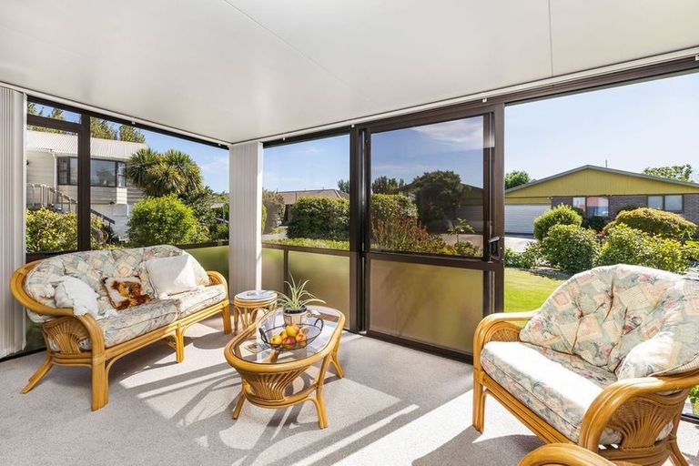 Photo of property in 3 Prudhoe Lane, Northcote, Christchurch, 8052