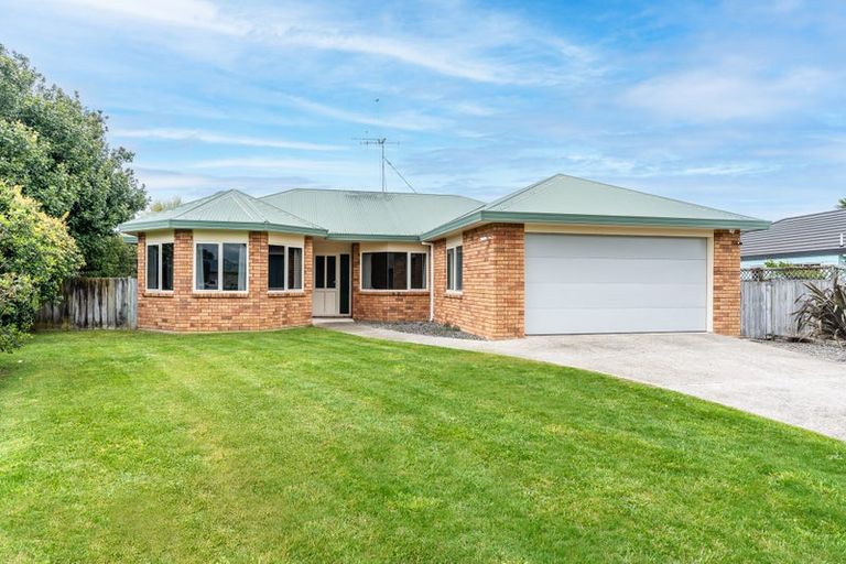 Photo of property in 4 Mckenzie Place, Rototuna North, Hamilton, 3210