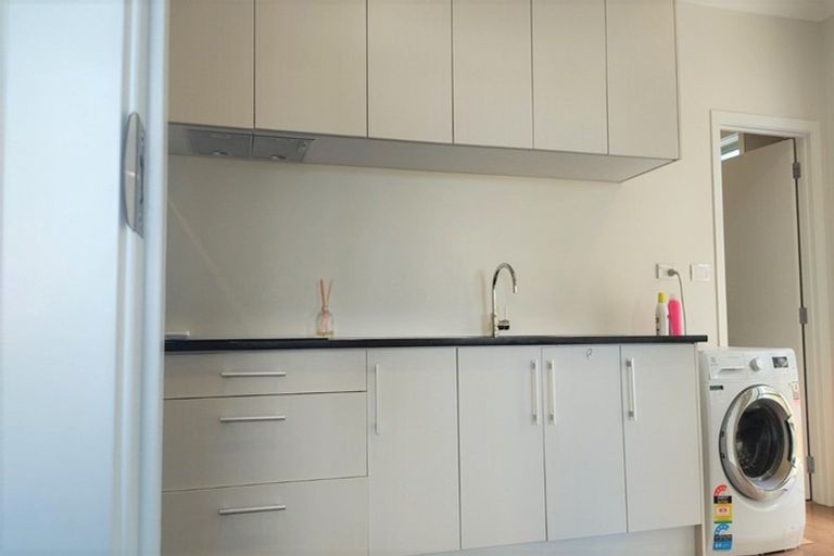 Photo of property in 45 Rathmullen Place, Pinehill, Auckland, 0632