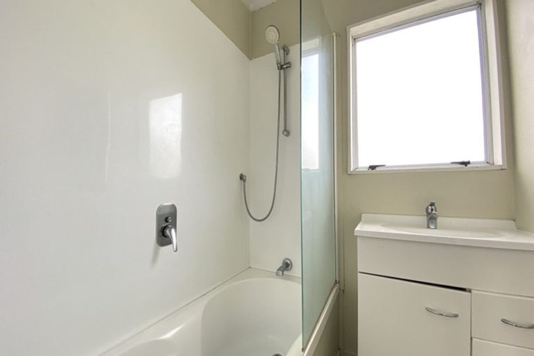 Photo of property in 44 Borich Road, Sunnyvale, Auckland, 0612