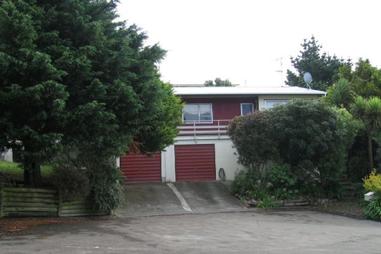 Photo of property in 32 Trebann Street, Paparangi, Wellington, 6037