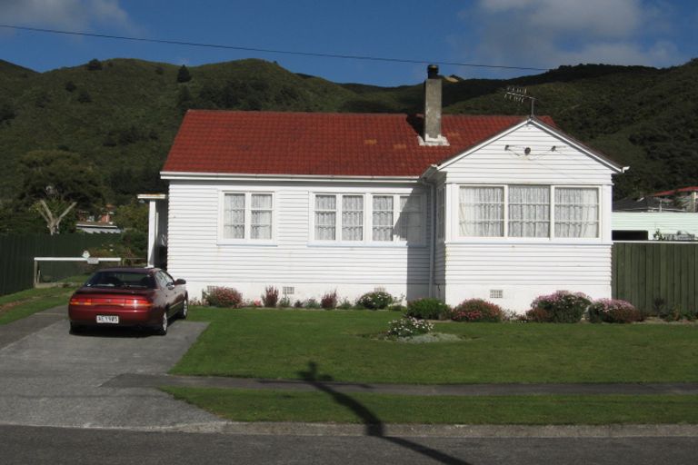 Photo of property in 3 Ingram Street, Naenae, Lower Hutt, 5011