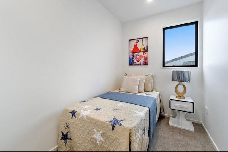 Photo of property in 33b Crestview Rise, Papakura, 2110