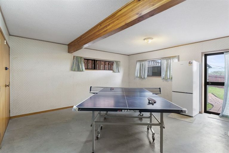 Photo of property in 42 Kennedy Avenue, Forrest Hill, Auckland, 0620