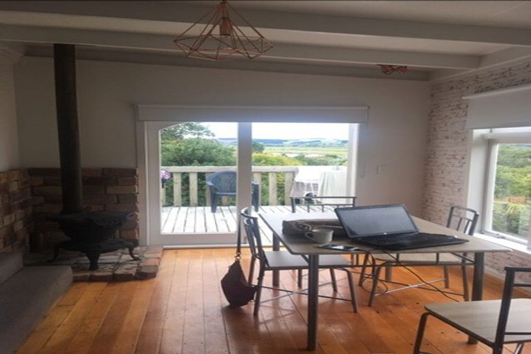 Photo of property in 37 Makiri Street, Helensville, 0800