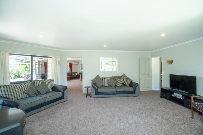 Photo of property in 147 Pacific Drive, Fitzherbert, Palmerston North, 4410