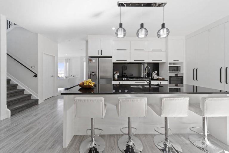 Photo of property in 26 Ascension Crescent, Orewa, 0931