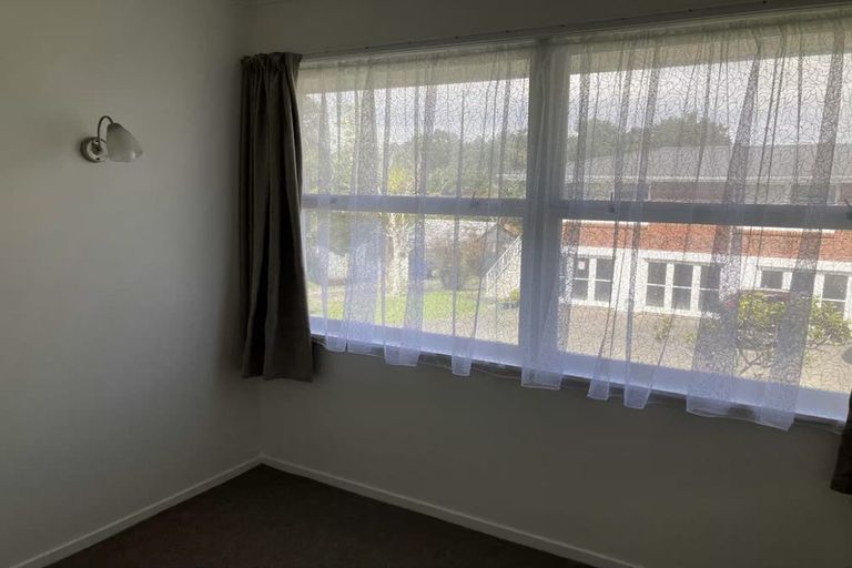 Photo of property in 1/238 Onewa Road, Birkenhead, Auckland, 0626