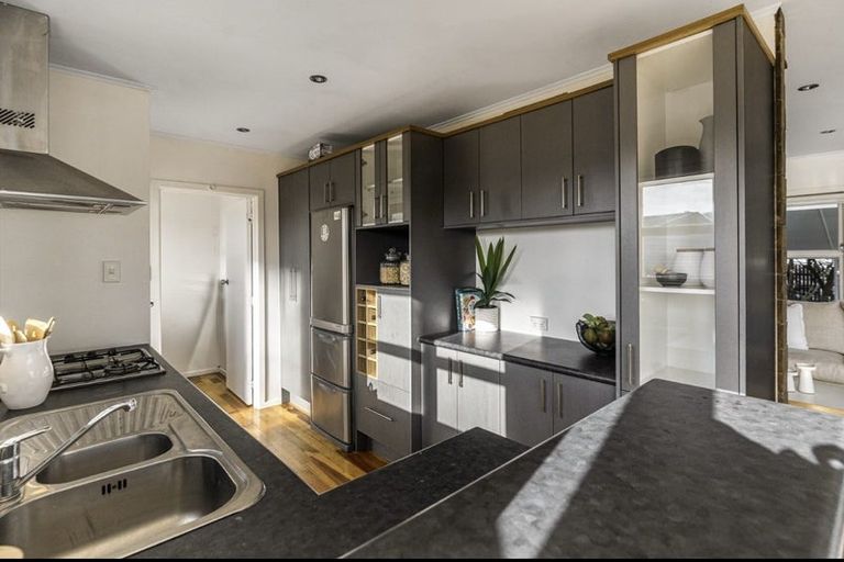 Photo of property in 115 Stanley Road, Glenfield, Auckland, 0629