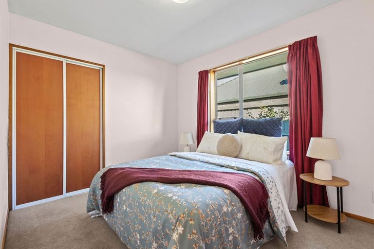 Photo of property in 2/3 Claverley Gardens, Avonhead, Christchurch, 8042