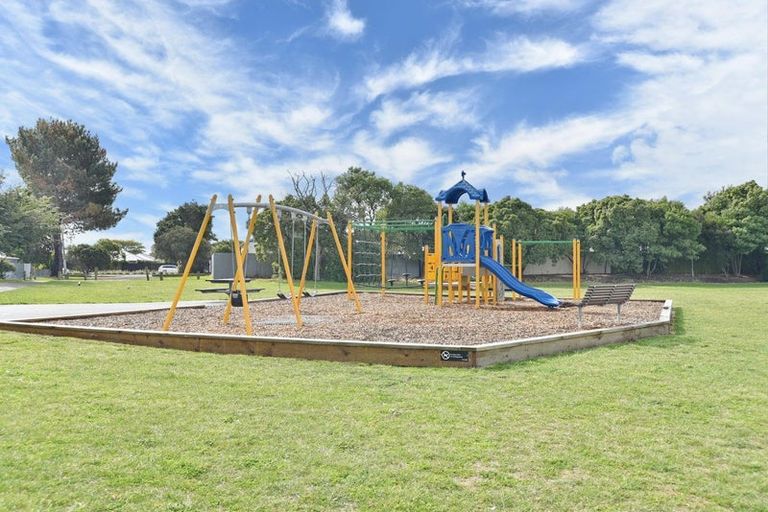 Photo of property in 7 Casa Blanca Lane, Burwood, Christchurch, 8083