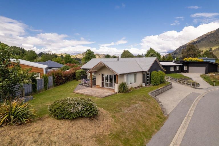 Photo of property in 6 Morning Star Terrace, Arthurs Point, Queenstown, 9371