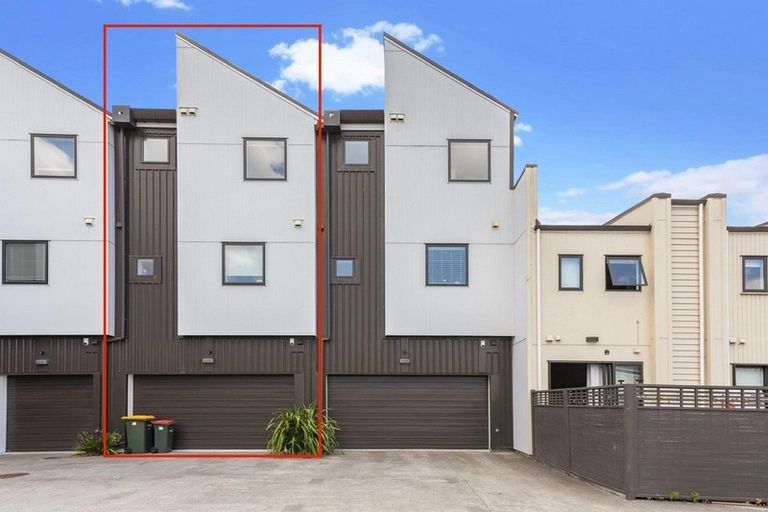 Photo of property in 27 De Havilland Road, Hobsonville, Auckland, 0618