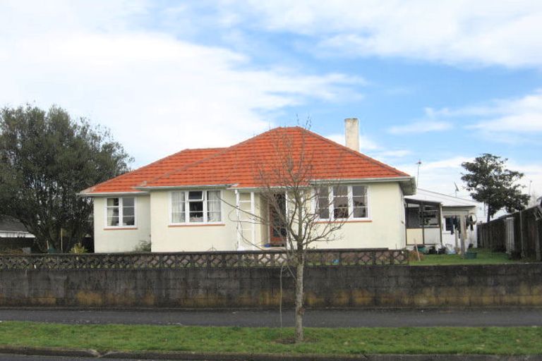 Photo of property in 1 Ross Crescent, Fairfield, Hamilton, 3214