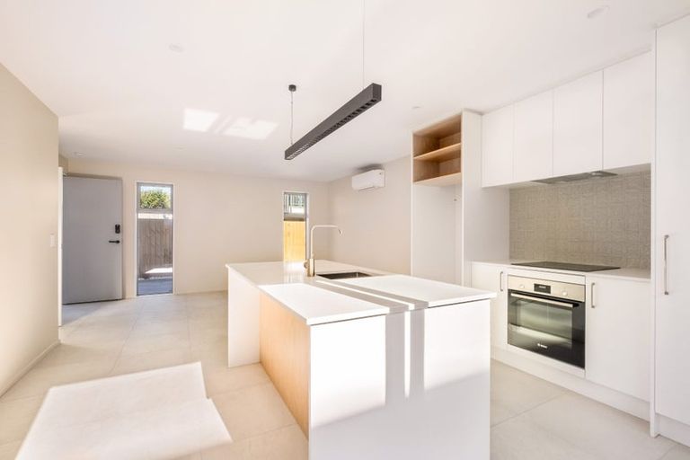 Photo of property in 2/50 Marine Parade, North New Brighton, Christchurch, 8083