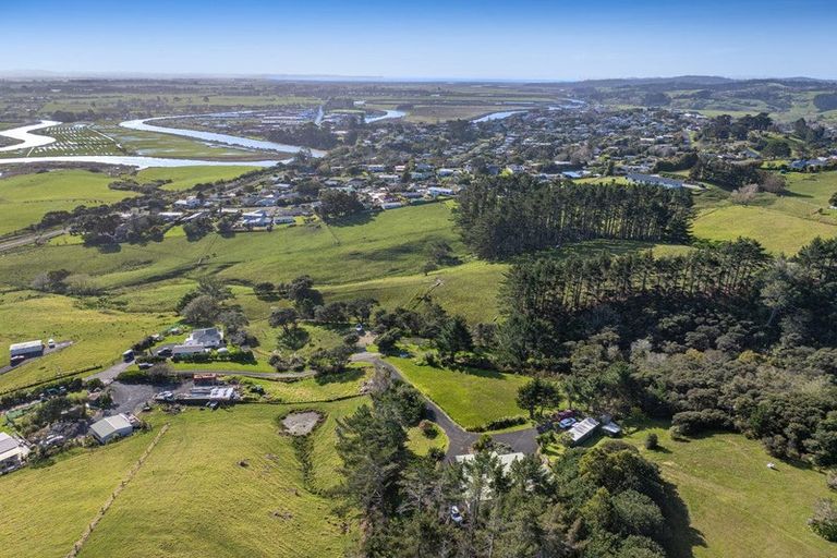 Photo of property in 91 Mangakura Road, Helensville, 0875