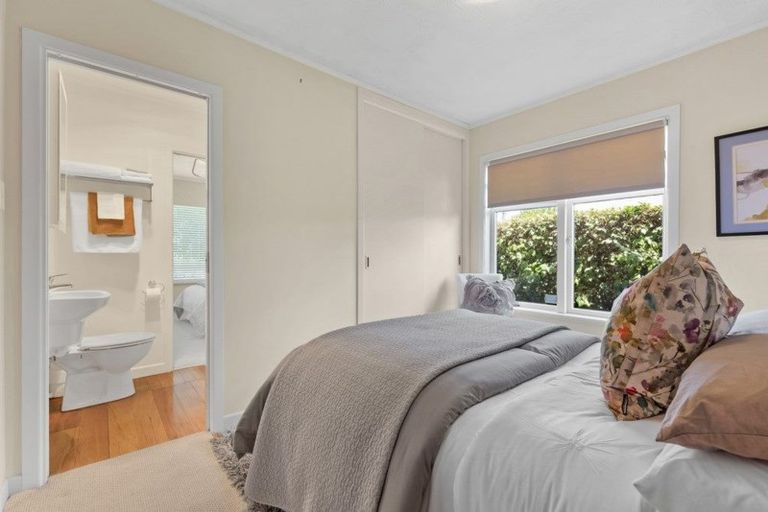 Photo of property in 1/19 Stanley Avenue, Milford, Auckland, 0620