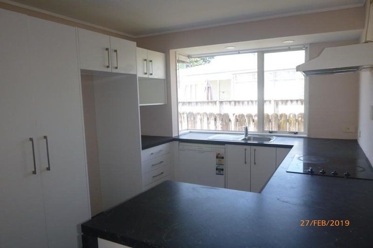 Photo of property in 3/56 Flanshaw Road, Te Atatu South, Auckland, 0610