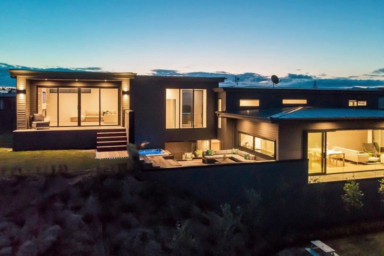 Photo of property in 6 Taiawa Place, Omaha, 0986