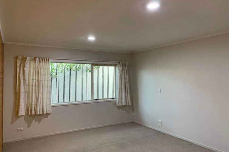 Photo of property in 2/11 Taiko Court, Northpark, Auckland, 2013