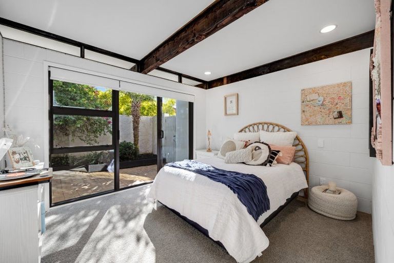 Photo of property in 7 Tabago Place, Half Moon Bay, Auckland, 2012