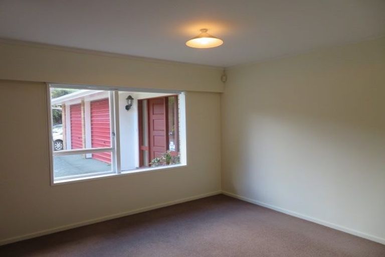 Photo of property in 91 Stratton Street, Normandale, Lower Hutt, 5010