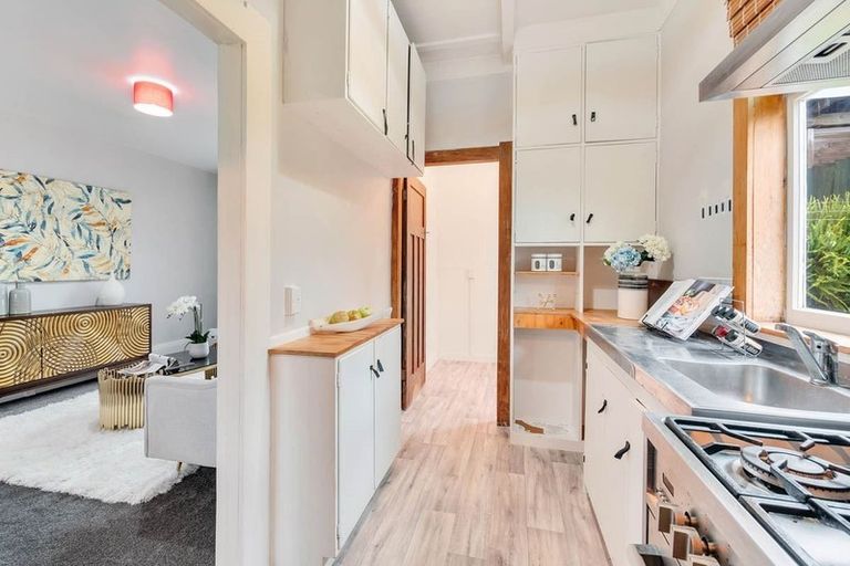 Photo of property in 2/55 Chislehurst Street, Henderson, Auckland, 0612