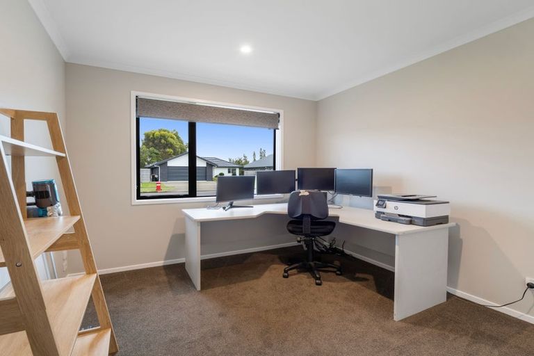 Photo of property in 17 Monarch Drive, Ashhurst, 4810